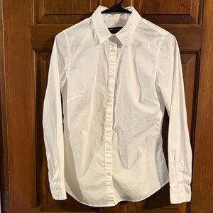 Banana Republic tailored fit button-front essential white shirt sz 6 EUC blouse